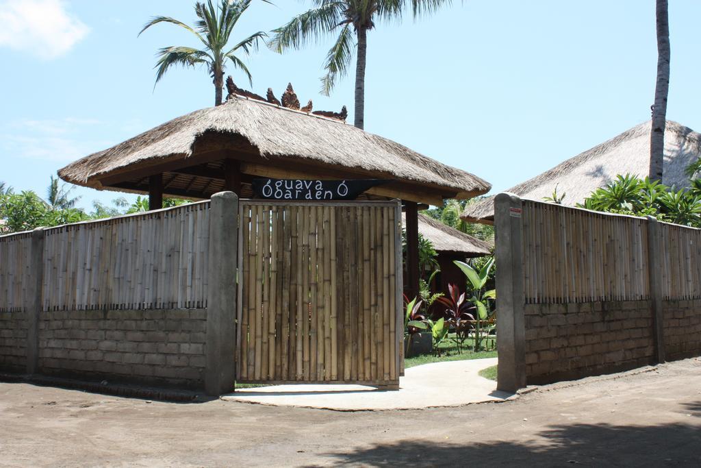 Guava Garden Hotel Gili Trawangan Exterior photo